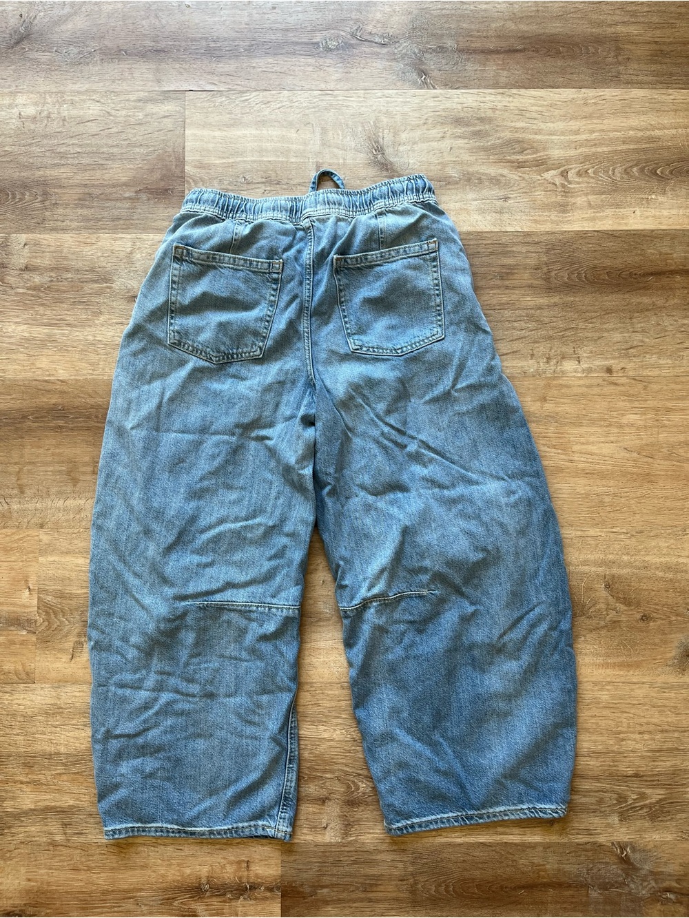 GAP Mid Rise UltraSoft Easy Horseshoe Jeans / size S / medium wash - Picture 5 of 7
